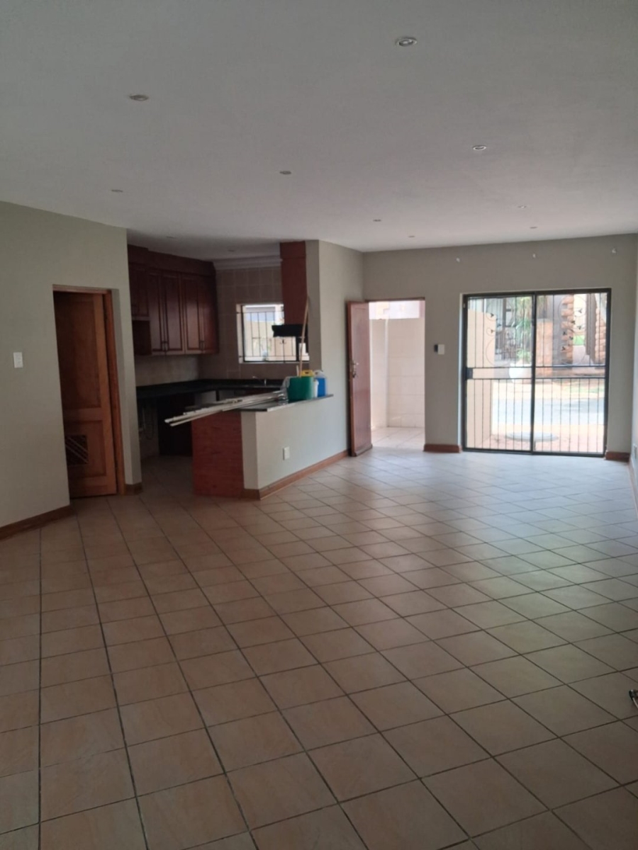 To Let 3 Bedroom Property for Rent in Birdwood Estate North West